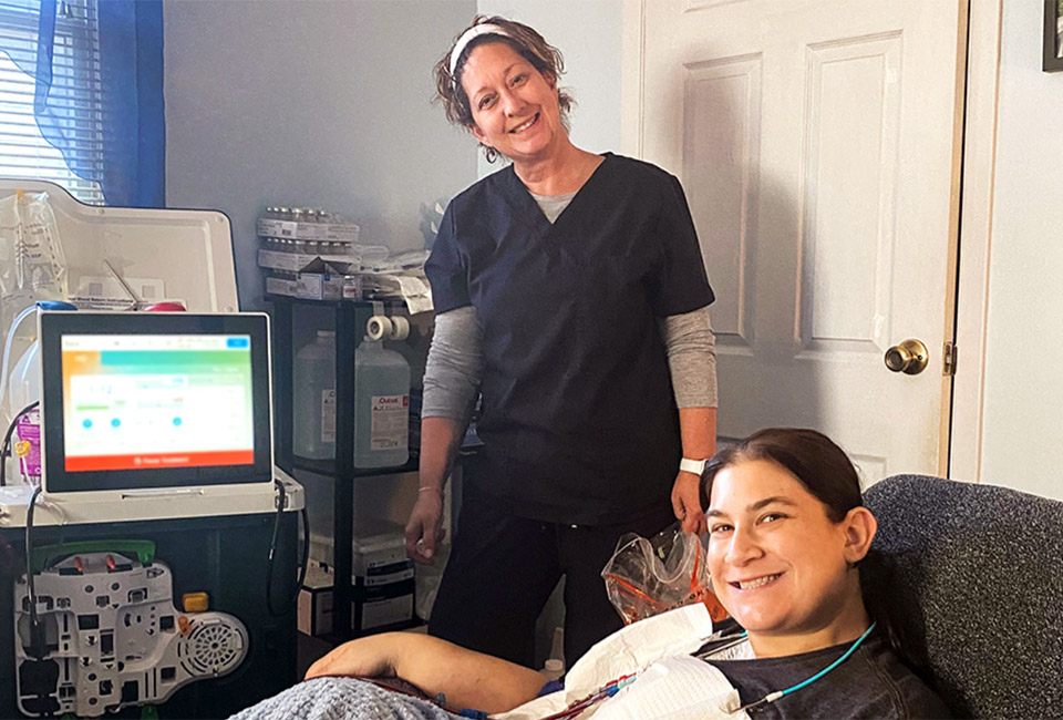 sara-depalo-and-nurse-randi-glasgow-thumbs